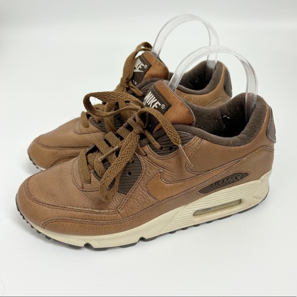 Nike Other - Nike Air Max 90 leather Sz 6Y